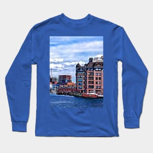 Boston MA - Fire Boat Docked in Boston Inner Harbor Long Sleeve T-Shirt